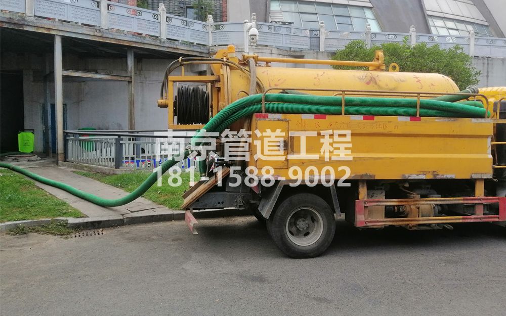 277沿江商场隔油池吸污